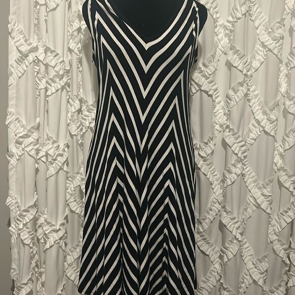 NWT Chelsea and Theodore maxi dress small   F - Picture 2 of 8